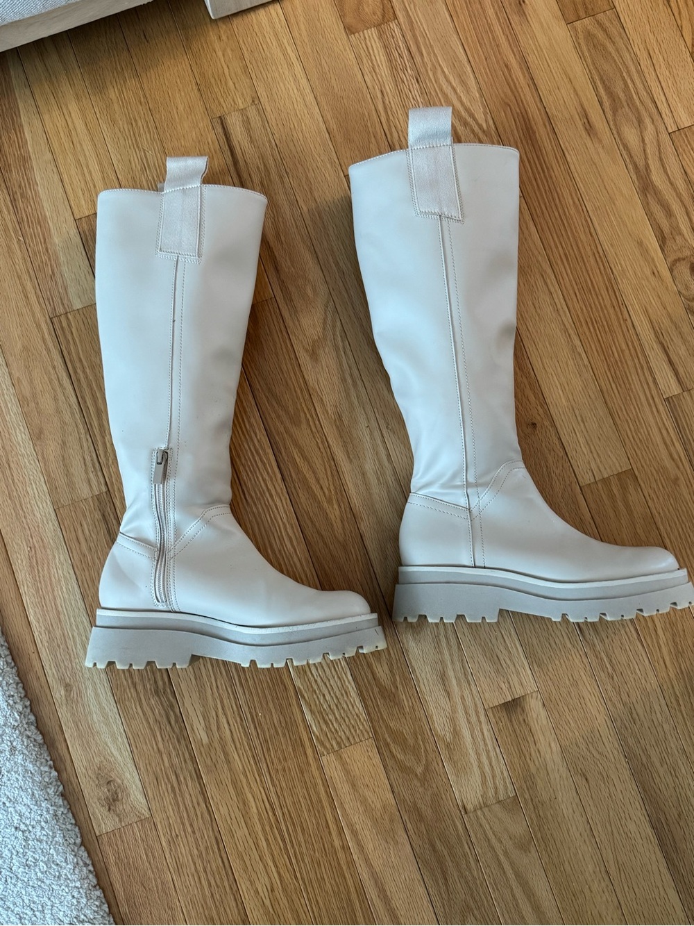 Women’s Tall Chunky Sole Knee Boot in Off-White